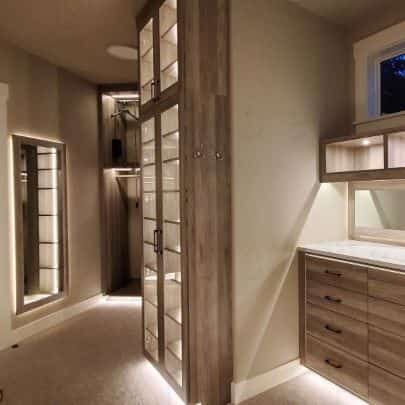 Luxury-LED Closet