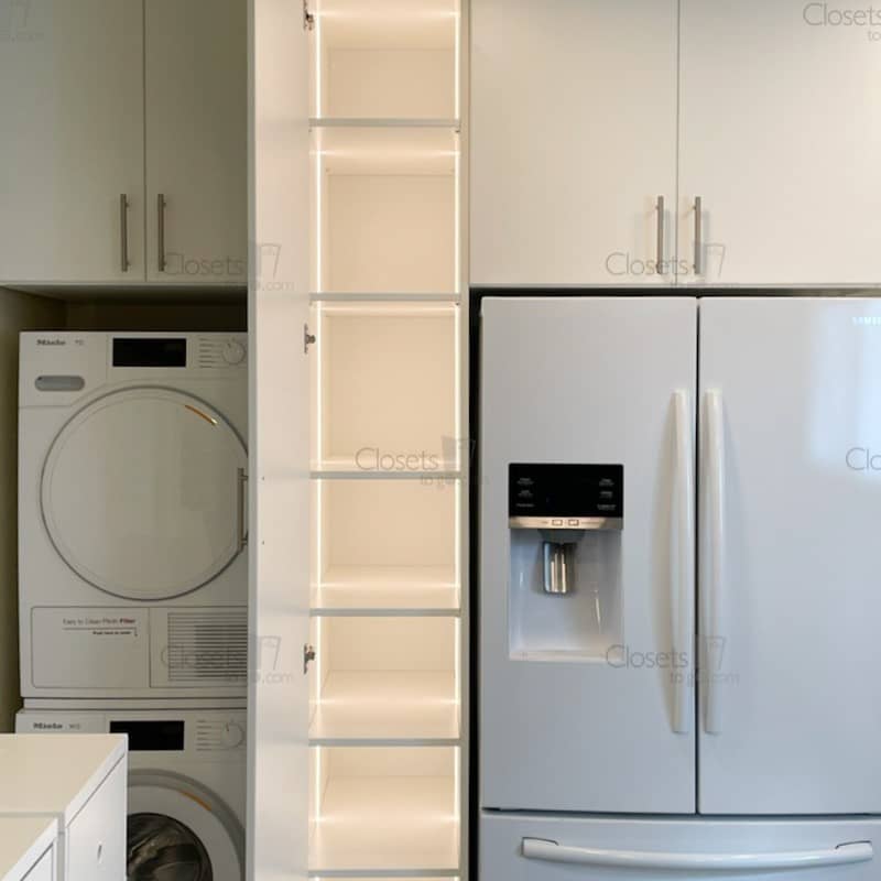 Close up of the pantry's pull out