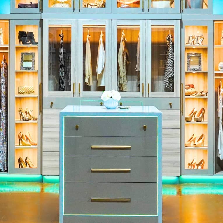 Closet Tier 3 digital image