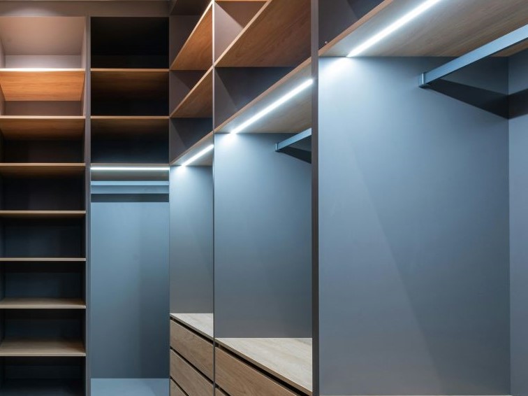Dark LED Walk In